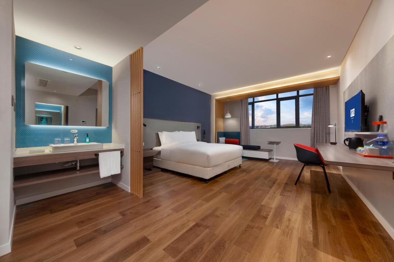 Holiday Inn Express Pinghu By Ihg Exterior foto
